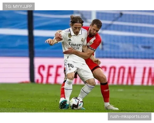 巴列卡诺强势进攻频频冲击对手防线，展现争胜决心