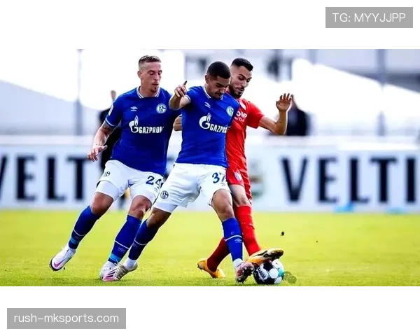 奥格斯堡战术解析：高压环境中的表现稳健与突破策略分析